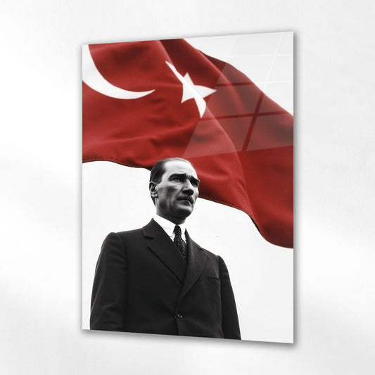 Atatürk Siyah Beyaz Bayraklı Tarihi Portre Cam Tablo