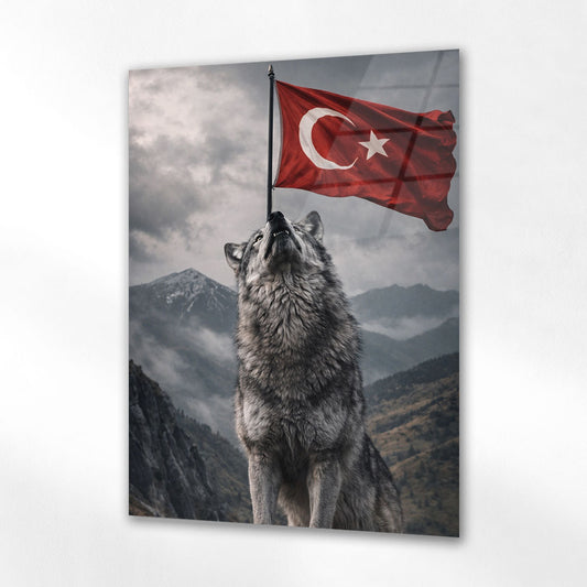 Türk Bayrağı Altında Kurt Dağ Manzara Cam Tablo