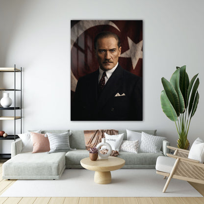 Atatürk Bayrak Arka Planlı Resmi Portre Cam Tablo