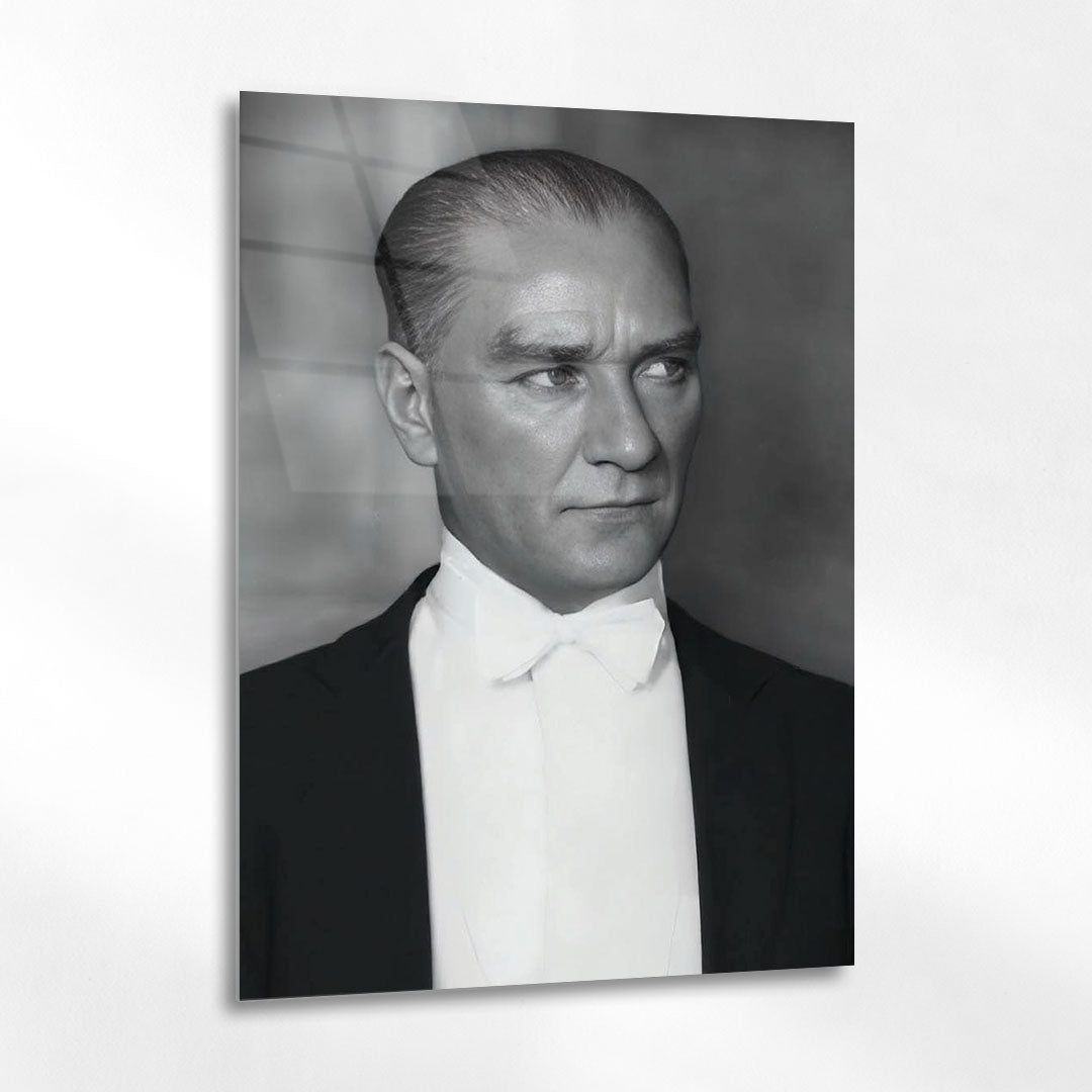 Atatürk Siyah Beyaz Yan Profil Klasik Cam Tablo