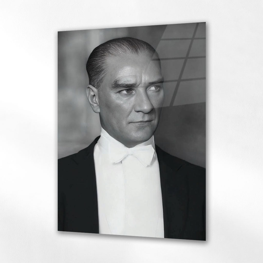 Atatürk Siyah Beyaz Yan Profil Klasik Cam Tablo
