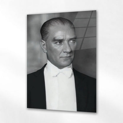 Atatürk Siyah Beyaz Yan Profil Klasik Cam Tablo