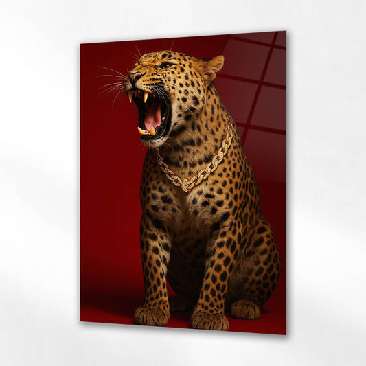 Altın Kolye Leopar Kırmızı Arka Plan Cam Tablo