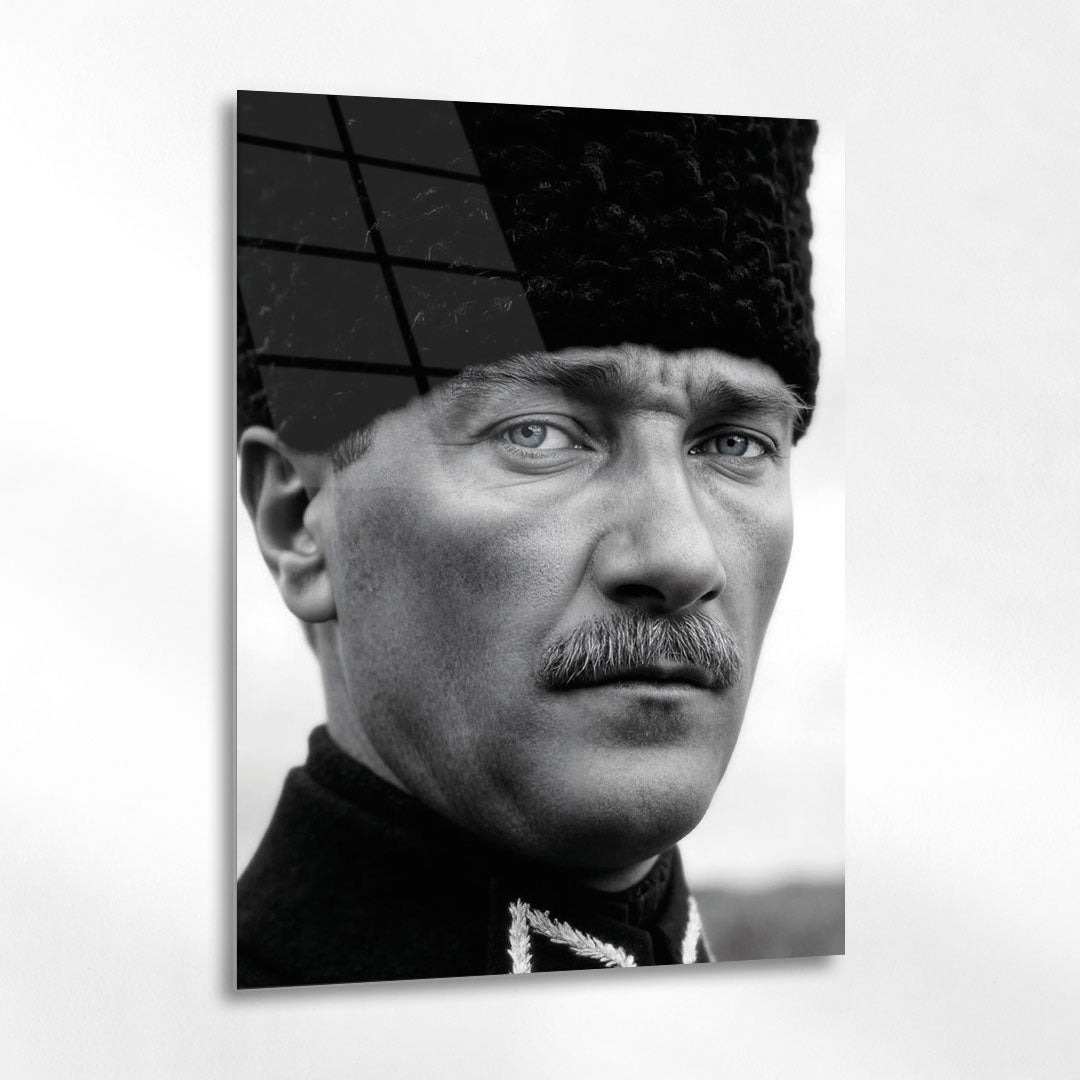 Atatürk Siyah Beyaz Yakın Plan Tarihi Portre Cam Tablo