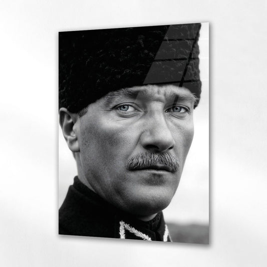 Atatürk Siyah Beyaz Yakın Plan Tarihi Portre Cam Tablo