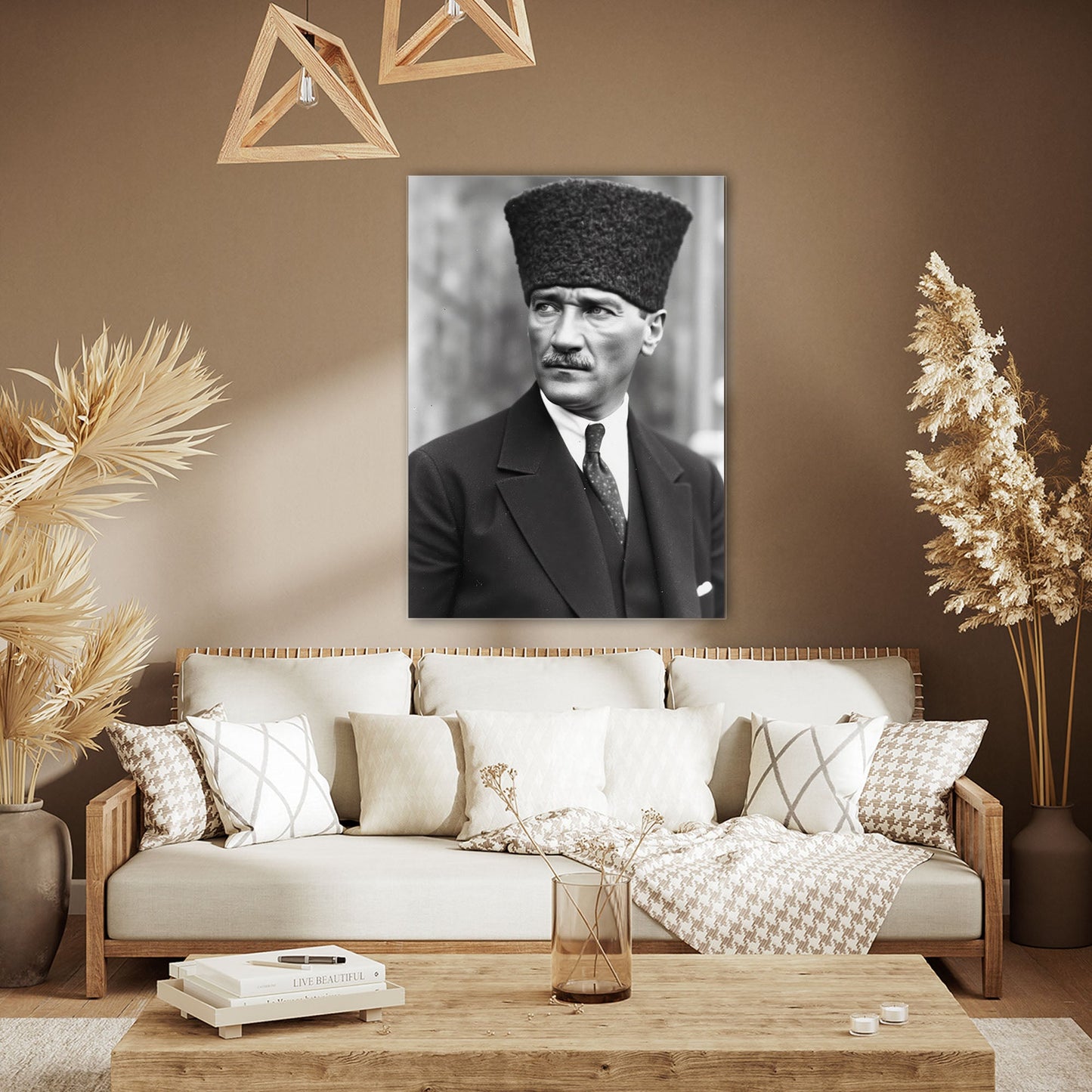 Atatürk Siyah Beyaz Kalpaklı Yandan Portre Cam Tablo