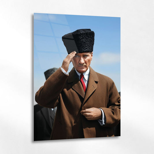 Mustafa Kemal Atatürk Selam Duruşu Klasik Cam Tablo
